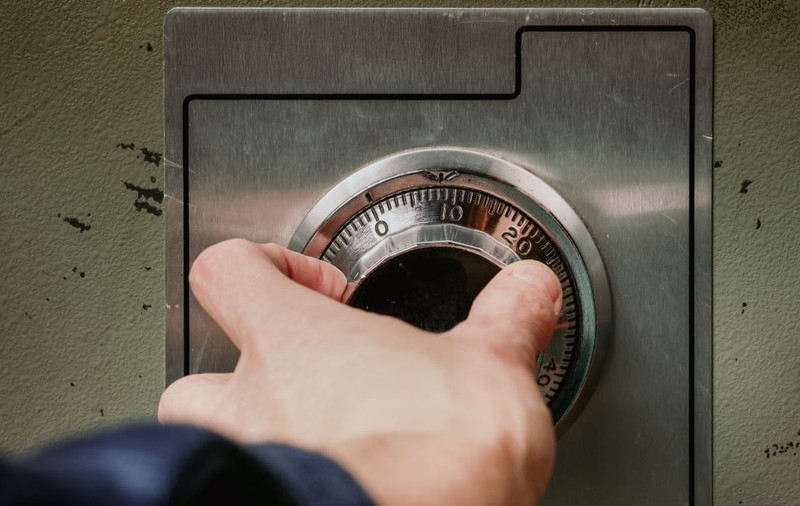 Comoara găsită de un bărbat într-un seif vechi, cumpărat cu 15 euro, în Germania