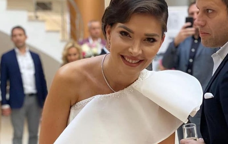 Alina Pușcaș și-a botezat fetița în vârstă de 10 luni. Vedeta a organizat evenimentul în mare secret