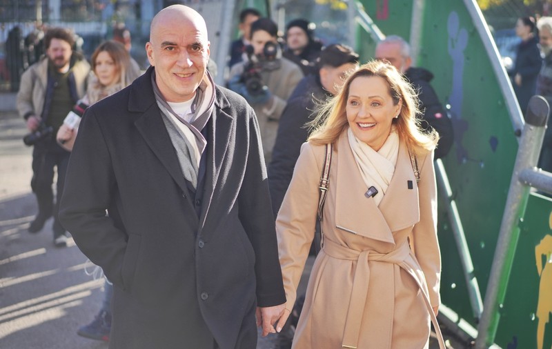 Cum și-a cunoscut Elena Lasconi soțul. S-a căsătorit cu Cătălin la mănăstire, în costume populare: „Îmi pare rău că nu am mai făcut un copil”