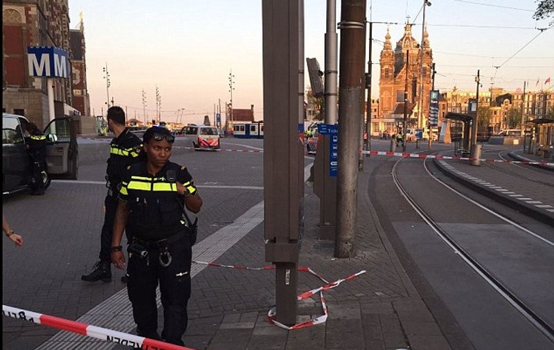 Un cartier din Amsterdam a fost evacuat, după ce a fost găsită o grenadă