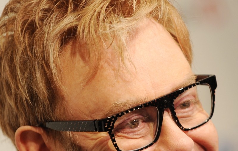 Elton John şi soţul său vor să îl ajute pe George Michael