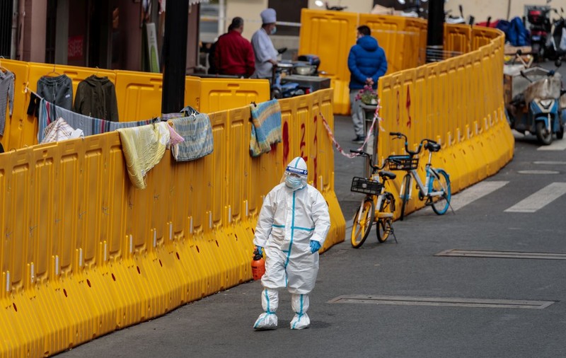Locuitorii din Shanghai nu cred că viața lor va reveni la normal, după ce autoritățile au anunțat că au epidemia sub control: „Mă puteți păcăli, dar nu de prea multe ori”