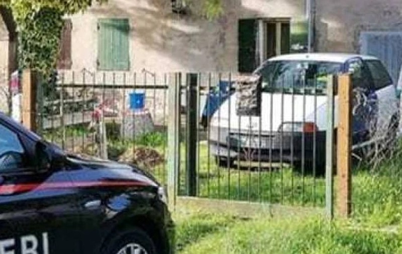 Un italian a ascuns cadavrele mamei și unchiului său pentru a încasa în continuare pensia lor