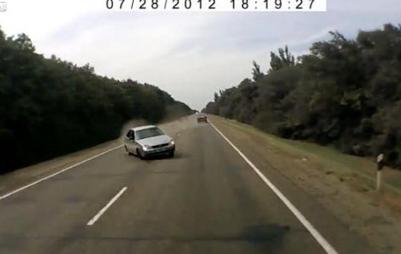 Clipa fatală! Uite cum au murit nişte tineri din cauza unui şofer beat! | VIDEO