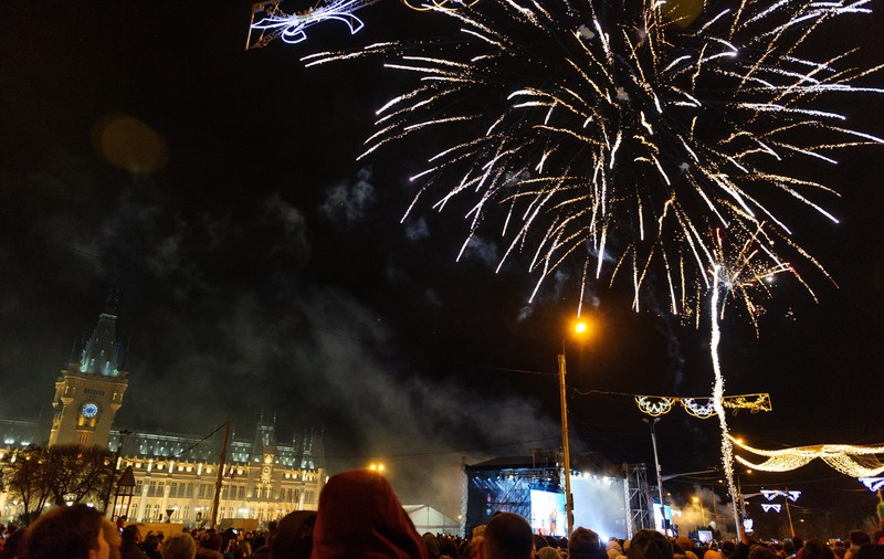 Al doilea Revelion în pandemie - liber la petreceri stradale și fără carantină de noapte. Ce restricții sunt încă în vigoare