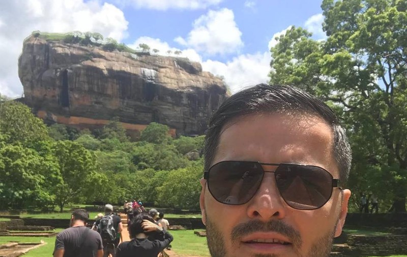 Liviu Vârciu e topit lângă fetița lui. Cum au fost filmați tatăl și fiica |  FOTO & VIDEO