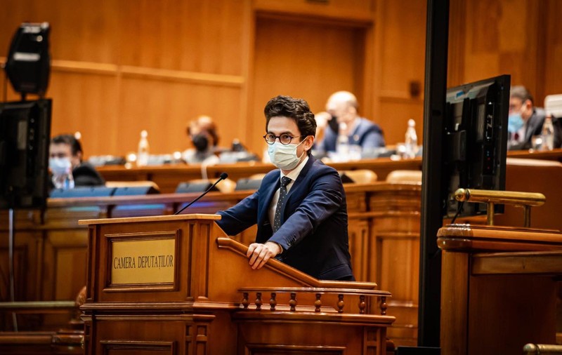 „Atentat la adresa democrației”. USR reacționează la proiectul de modificare a regulamentului din Camera Deputaților