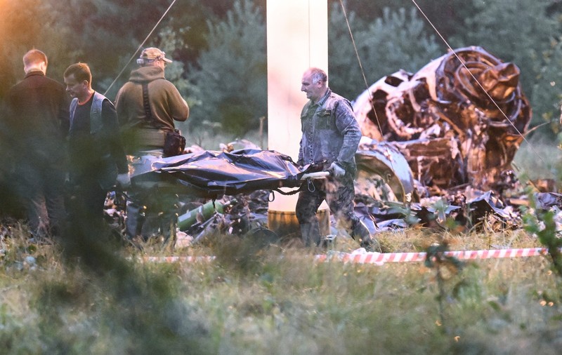 O explozie la bord, cauza cea mai probabilă pentru prăbușirea avionului lui Prigojin, spun oficiali americani