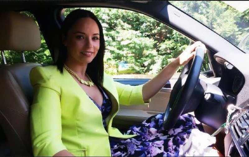 ANDREEA MARIN, SUPERBĂ ca o zi de vară! Cum să nu întorci CAPUL DUPĂ EA!
