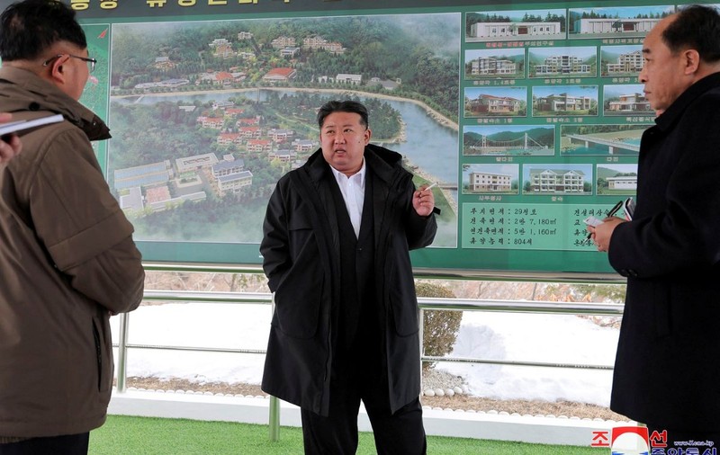 Kim Jong-un vrea un submarin nuclear pentru consolidarea „radicală” a forțelor navale. „Fără nicio limită”