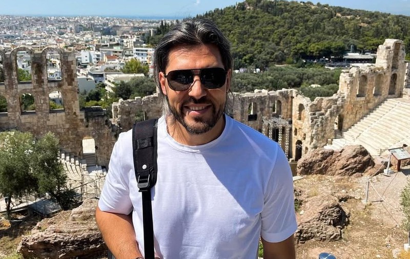 Reacția lui Adi Vasile după ce s-a aflat că este prezentatorul Survivor România 2026: „Din ianuarie”. Primele imagini oficiale cu el la Antena 1