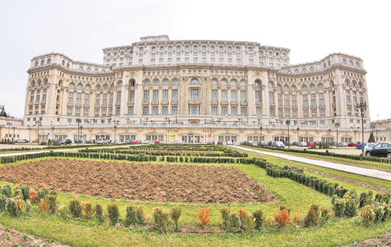 Cât costă Casa Poporului | Clădirea și terenul aferent au fost evaluate