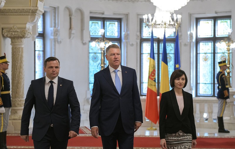 FOTO | Preşedintele Klaus Iohannis, după primirea Maiei Sandu, la Palatul Cotroceni: "România va susține deblocarea asistenței financiare europene pentru Republica Moldova"