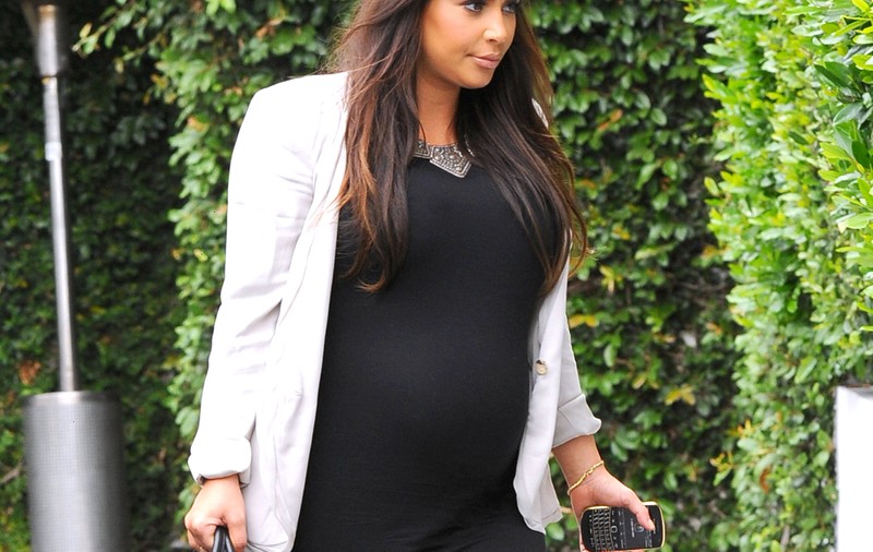 Kim Kardashian a născut! Cu o lună mai devreme!
