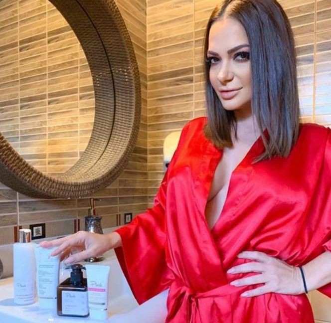 Andreea Antonescu spune că nu a fost plătită pentru promovarea produselor, ci doar le-a testat