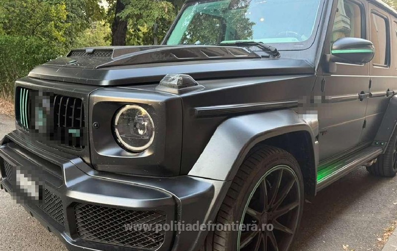 Un elvețian a rămas fără mașina sa de 200.000 de euro, un Mercedes-AMG G-Class Brabus, pe A1, pe sensul de mers Timișoara - Arad