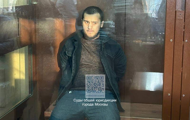 Alți trei suspecți în cazul atentatului de la Moscova au fost arestați preventiv. Unul dintre ei deținuse mașina cu care atacatorii au fugit | FOTO