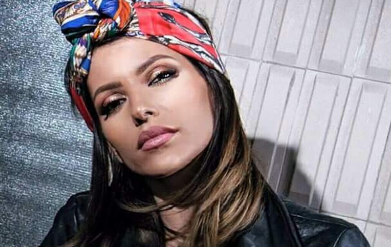 Imagine incendiară cu Celia în baie. Artista s-a pozat pe chiuvetă