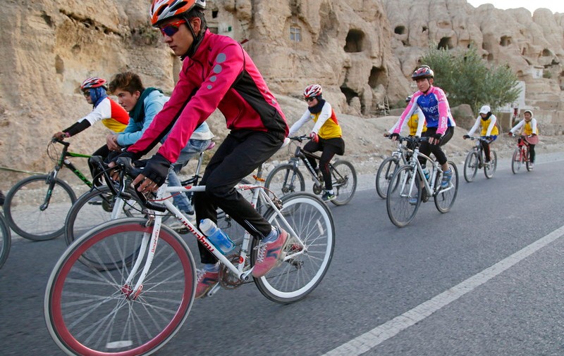 A fraudat statul 17 ani pe motiv că nu poate merge, dar a fost prins pe bicicletă, la o cursă de ciclism