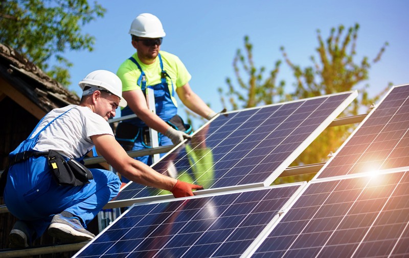 Cum poți să produci singur energie electrică acasă