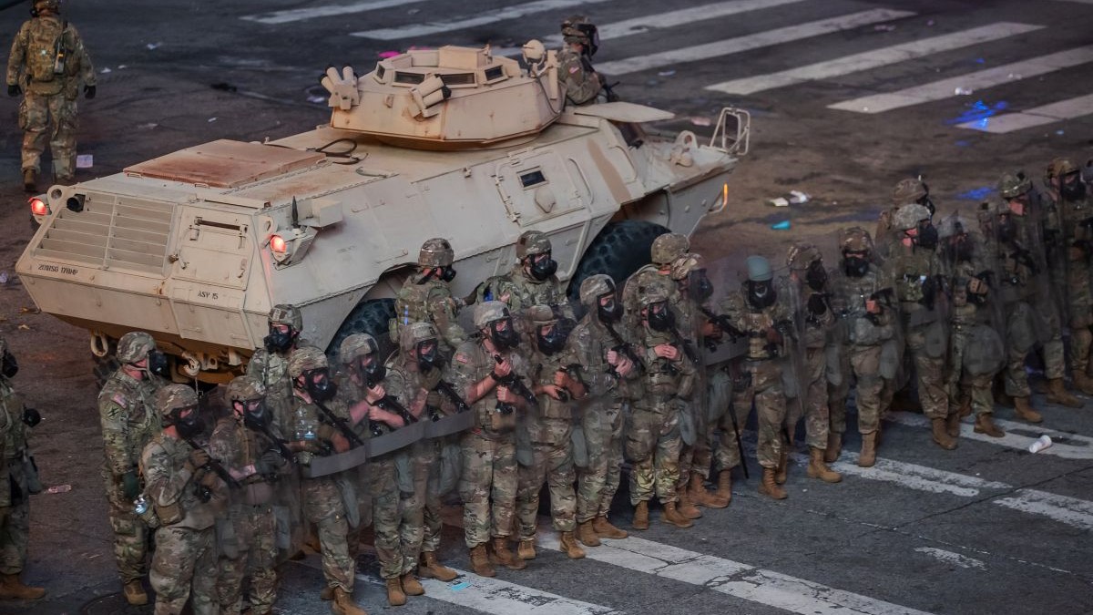 În stradă a ieșit deocamdată doar Garda Națională. Militarii activi au rămas în cazărmi FOTO: EPA