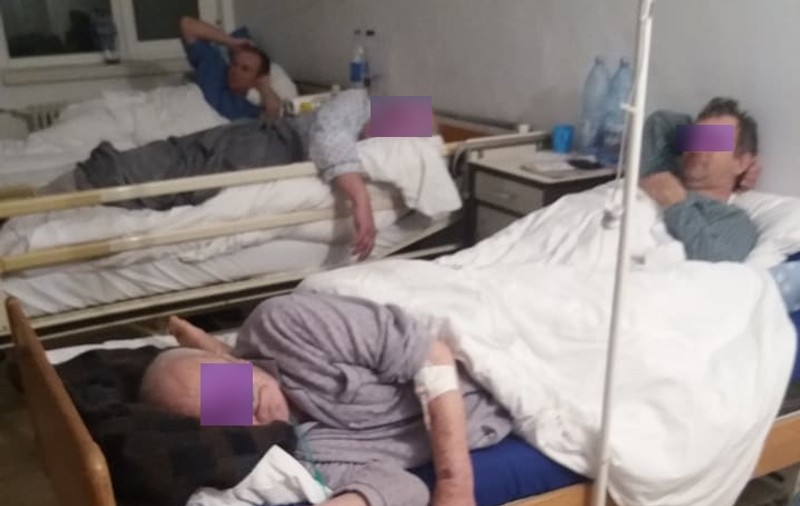 Bolnavii sunt ținuți câte doi în pat la Spitalul Municipal Bârlad. Ce explicație au reprezentanții unității medicale / VIDEO