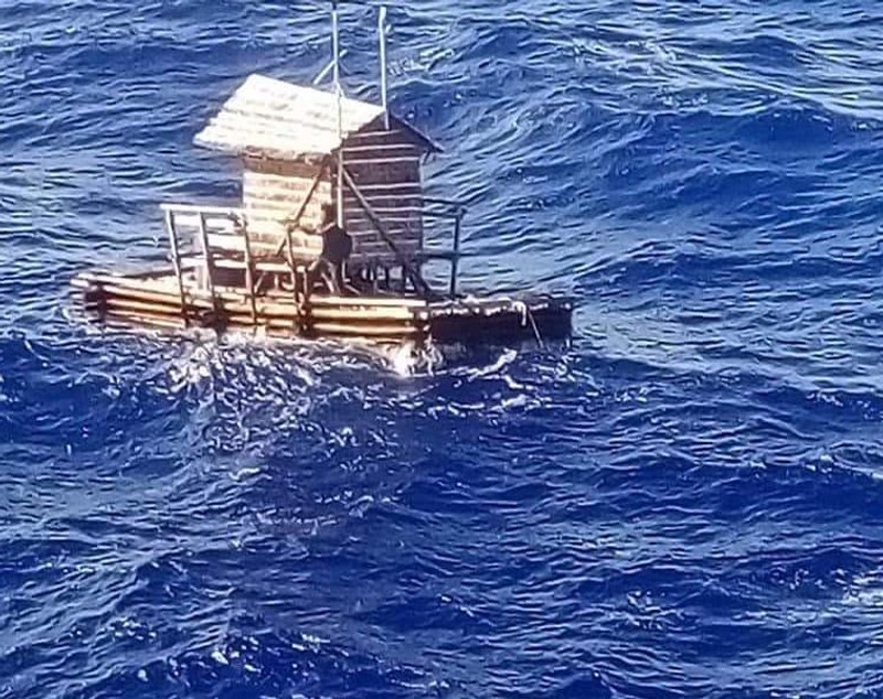 Cum a supraviețuit un indonezian în Oceanul Pacific, 49 de zile, pe o colibă plutitoare (VIDEO)