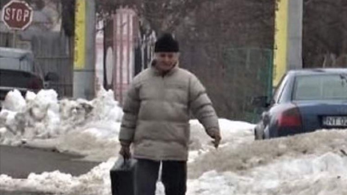 Un bărbat din Roman a luat valiza criminalistică a polițiștilor