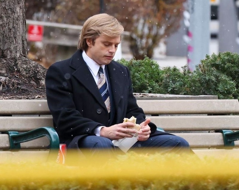 Actorul român Sebastian Stan, în rolul lui Donald Trump, în viitorul film „The Apprentice”. Primele imagini de la filmări