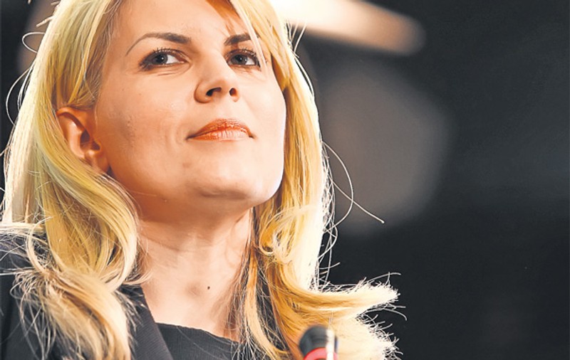 Elena Udrea a «umblat» pe textele lui Adrian Păunescu! | EXCLUSIV