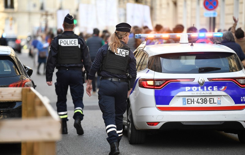 Un copil de 5 ani din Franța a adus canabis la școală. Poliția i-a percheziționat imediat casa, iar părinții au fost condamnați
