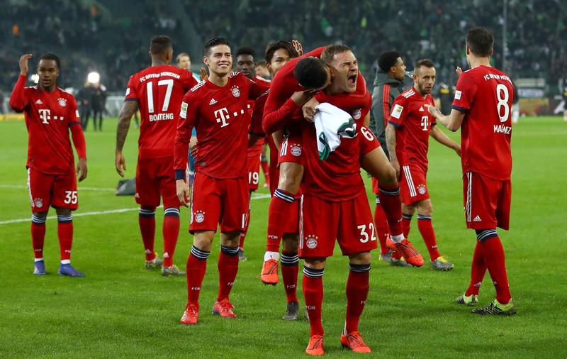VIDEO / Bundesliga, etapa a 24-a. Dortmund a cedat la Augsburg, Bayern - show la Gladbach. Egalitate între granzi. Rezultate