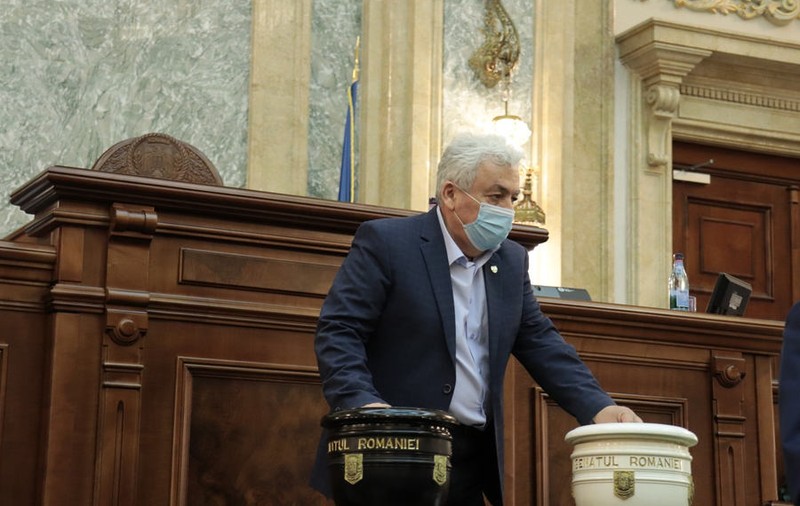 Primarul din Ardeoani, acuzat că a dat o Hotărâre pentru acordarea de ajutoare localnicilor: “E doar pentru un caz social”