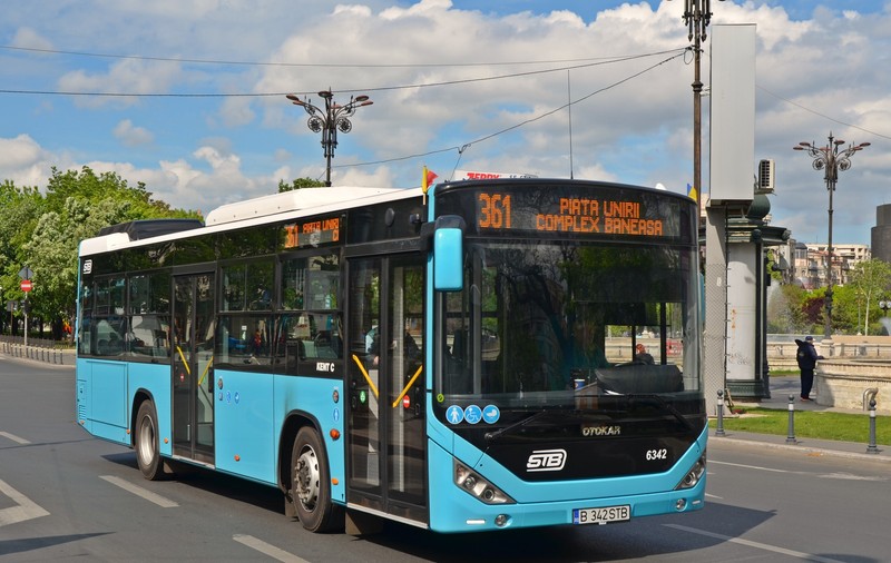 Zeci de linii de transport în comun din Bucureşti vor circula deviat în weekend