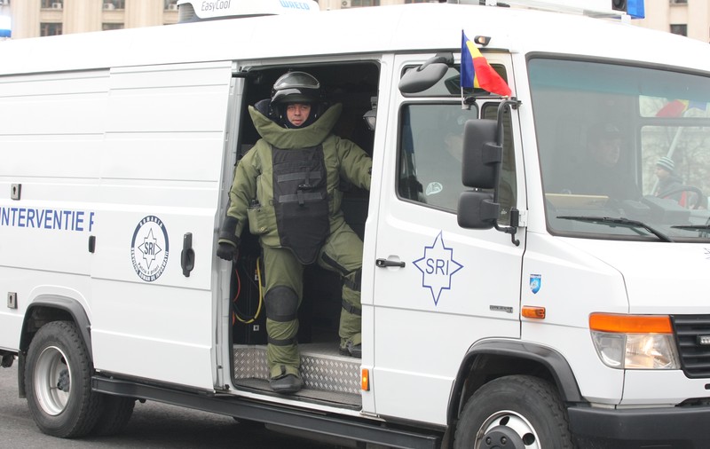 ALARMĂ FALSĂ! Brigada Antitero a SRI, alertată pentru o geantă cu haine