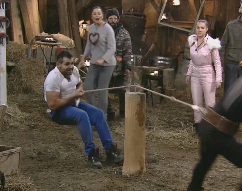 Ce au făcut Brigitte Sfăt și Florin Pastramă în baie, după ce el a pierdut duelul pentru postul de fermier șef | FOTO