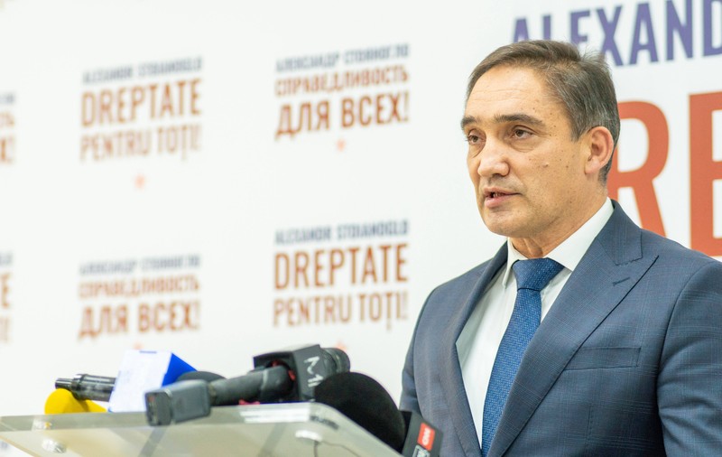 Alexandr Stoianoglo, candidatul prorus la președinția Moldovei, sponsorizat cu bani din România. Un afacerist i-a plătit o vacanță de lux
