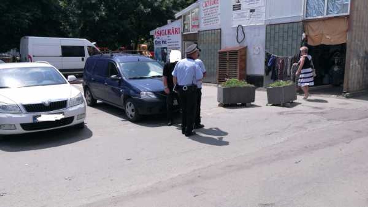 Bătaie cu bâte în Alexandria. O mamă și fiul ei, loviți cu bestialitate