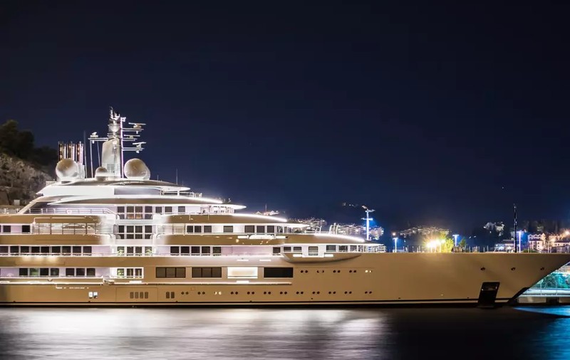 Superiahtul luxos blocat în Italia îi aparține de fapt lui Putin, susține o investigație a echipei lui Navalnîi. Ce dovezi oferă