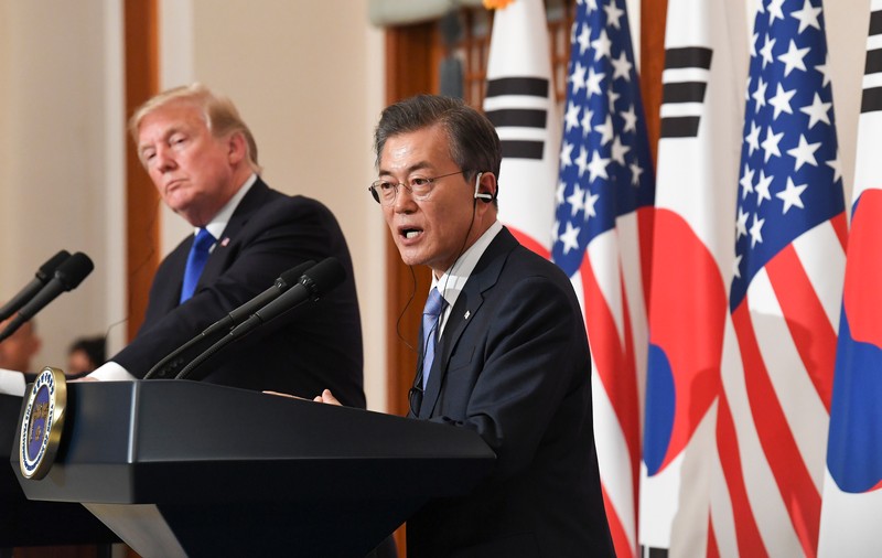Vizita lui Donald Trump în Seul, însoțită de o impresionantă mișcare a forțelor militare americane la granița cu Coreea de Nord