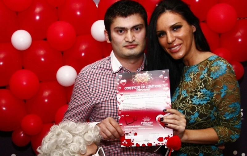 Cristina Roman şi Denisa de la "Vremea" S-AU CĂSĂTORIT DE VALENTINE' DAY!