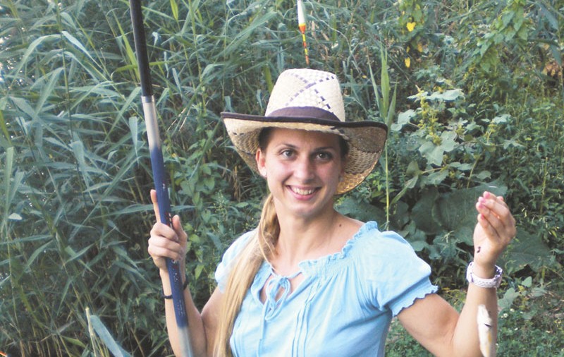 Alina Dumitru se reface la pescuit