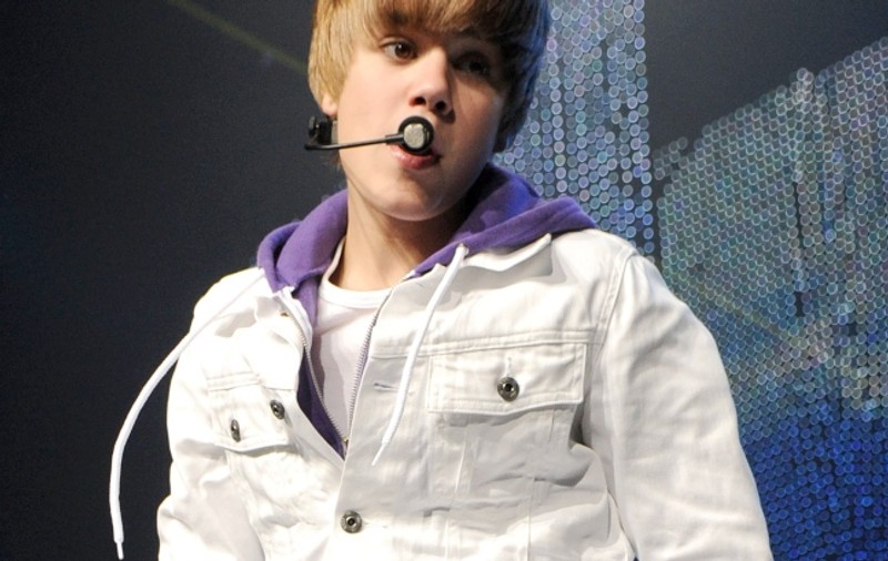 Mama lui Justin Bieber, exclusă din viaţa fiului său 