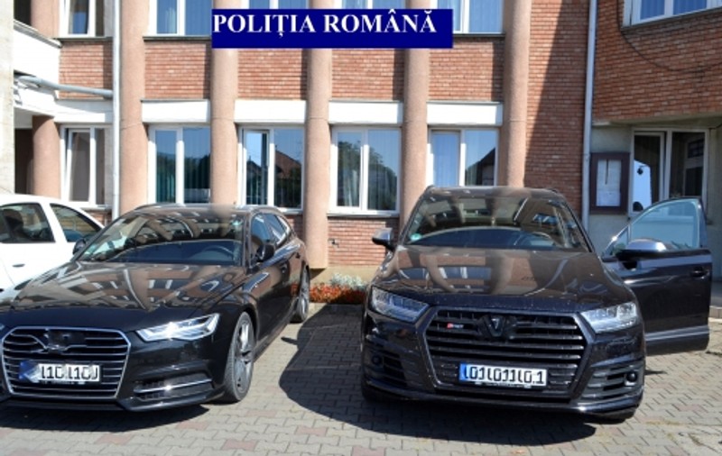 Polițiștii i-au săltat unui român bolizii de 100.000 de euro din curte. Ascundea mașinile de lux dintr-un motiv uluitor