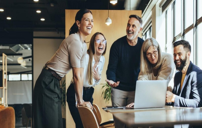 Cauți mobilier de birou pe care angajații să-l adore? TOP 5 reguli pentru a alege corect