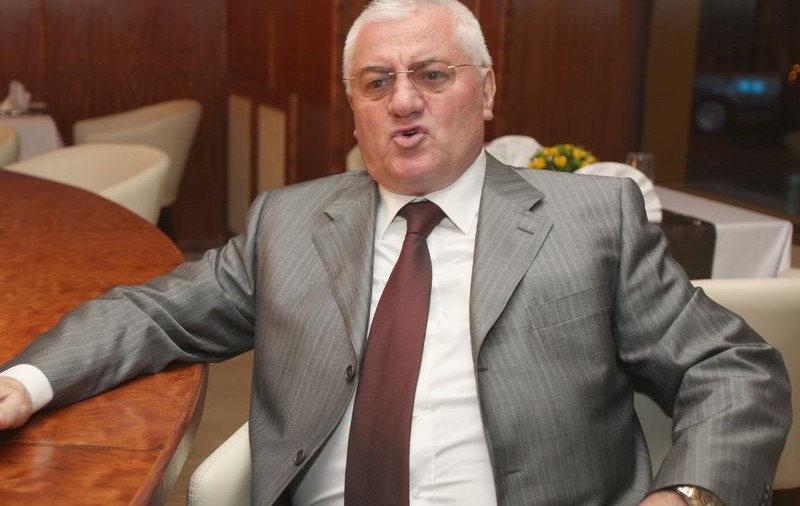 Dezvăluiri EMOȚIONANTE! Mitică Dragomir: "Câștig bani de la 4 ani! Mă trimitea mama cu găini și ouă la piață". Vezi până la ce vârstă s-a încălțat în opinci!