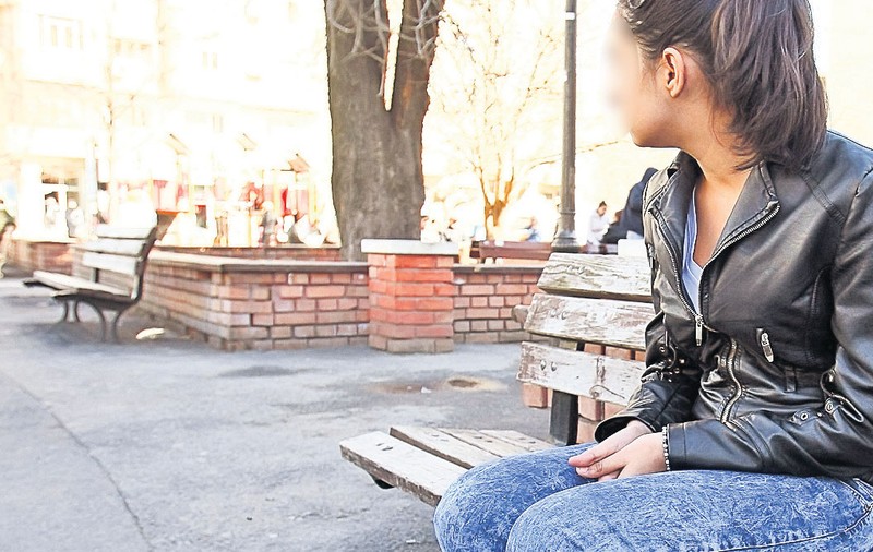 De 8 Martie, o adolescentă din Bucureşti are o dorinţă mai puţin obişnuită: «De ziua ta, mămico, vreau să te cunosc!»