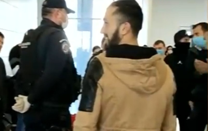 Haos în aeroport: Românii întorși în țară nu țin cont de reguli și sunt nemulțumiți că trebuie să intre în carantină