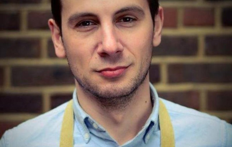 Un român venit de la Londra nu poate să-și înmormânteze mama, pentru că e ținut în carantină