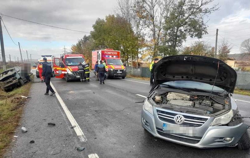 Accident cu șapte răniți, dintre care trei copii, în Bistrița-Năsăud. A fost activat Planul Roșu de Intervenție
